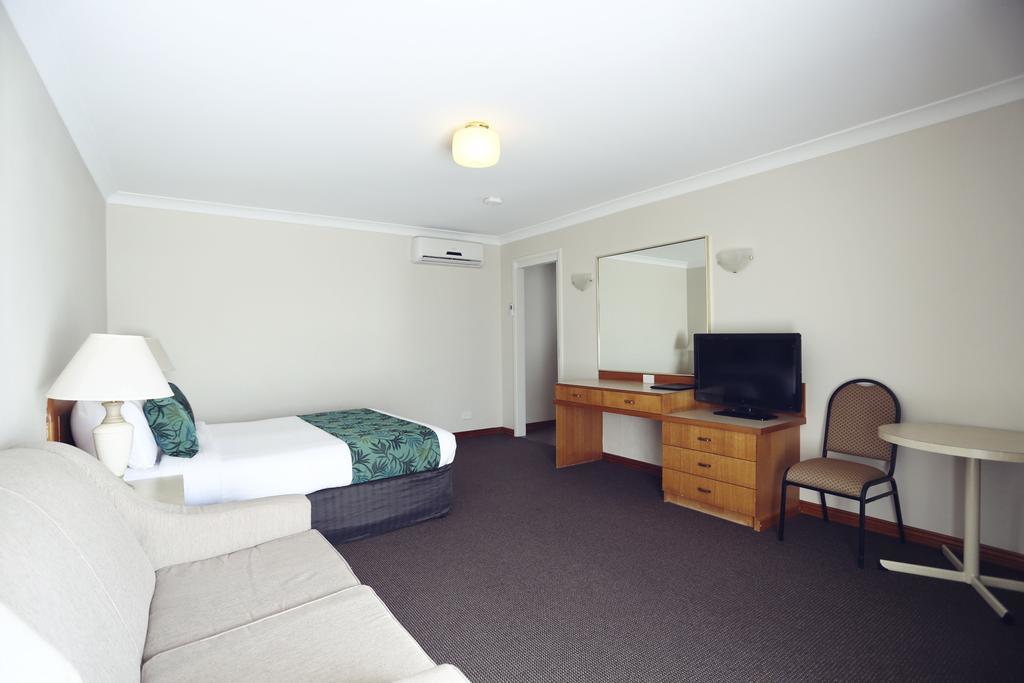 Cascades Motor Inn Dubbo Quarto foto